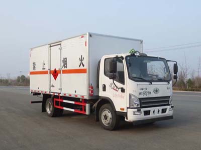 江特牌JDF5120XRYC6型易燃液體廂式運(yùn)輸車(chē)