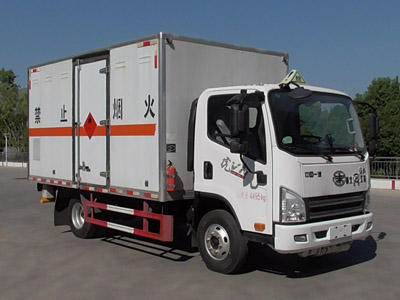 江特牌JDF5040XRYCA6型易燃液體廂式運(yùn)輸車(chē)