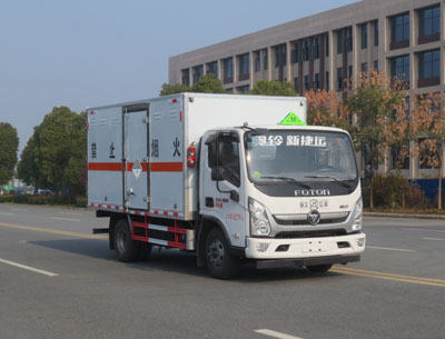 江特牌JDF5080XZWB6型雜項(xiàng)危險(xiǎn)物品廂式運(yùn)輸車(chē)